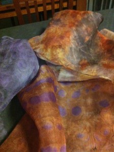 Left: Bundle 1 (Carrot in carrot).  Top: Bundle 2 (Brown onion in carrot). Bottom: Bundle 4 (Carrot in avocado).